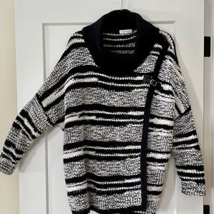 Calvin Klein, oversized, pullover, cowl neck sweater, size L/XL.